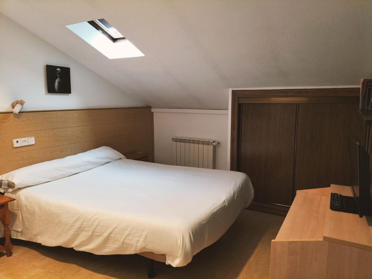 Hostal El Descanso Madrid Ngoại thất bức ảnh