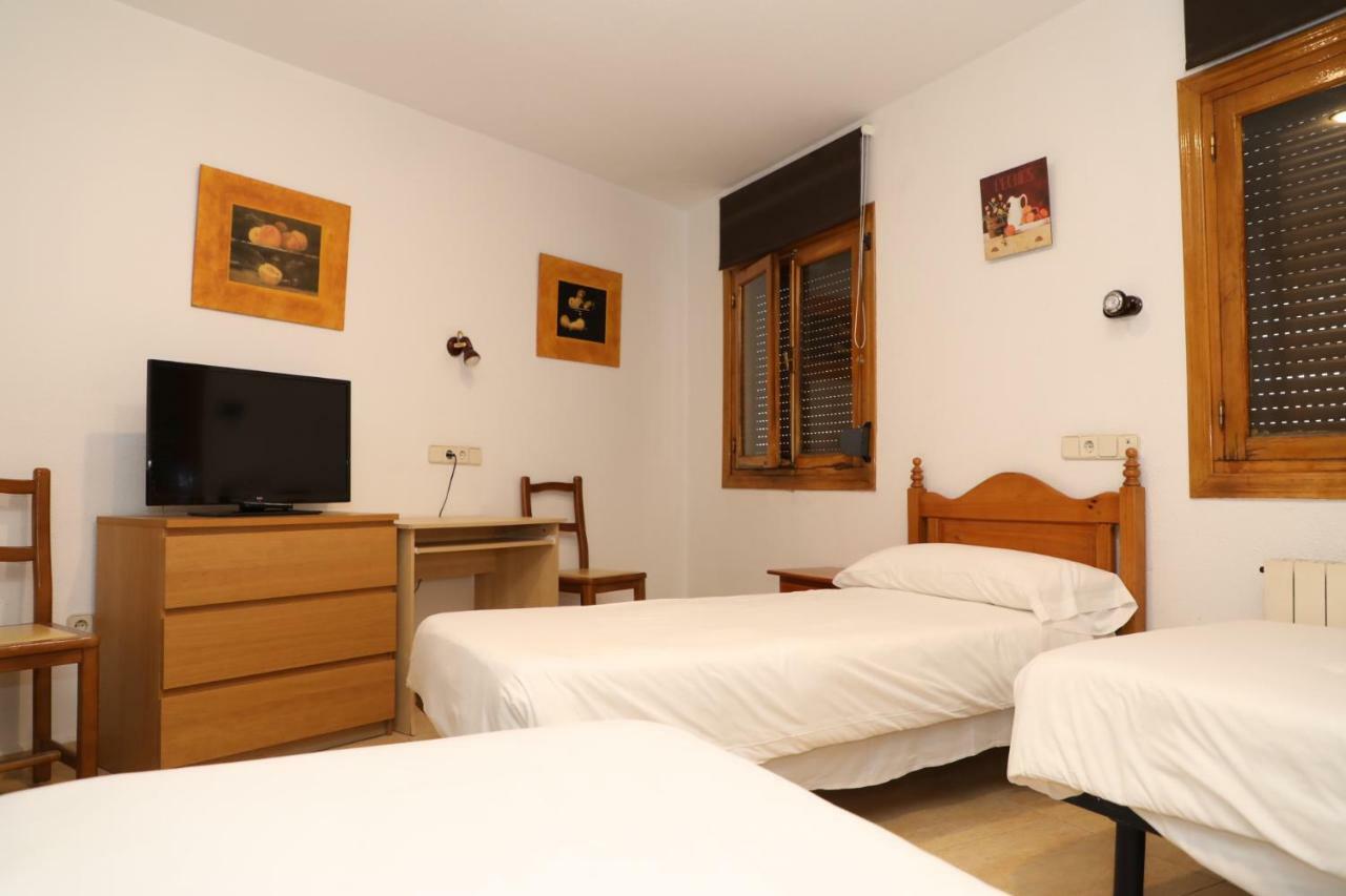 Hostal El Descanso Madrid Ngoại thất bức ảnh